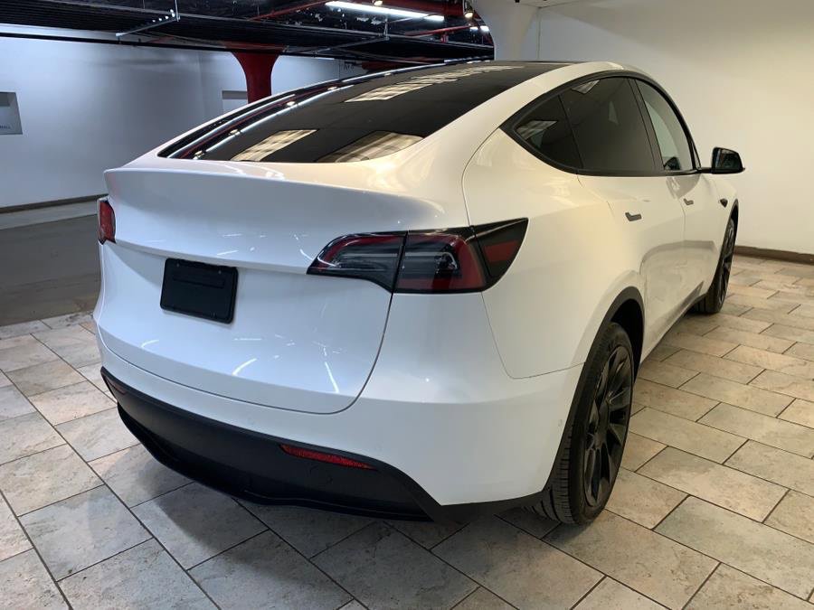 Used 2022 Tesla Model Y Long Range AWD/4WD image 6