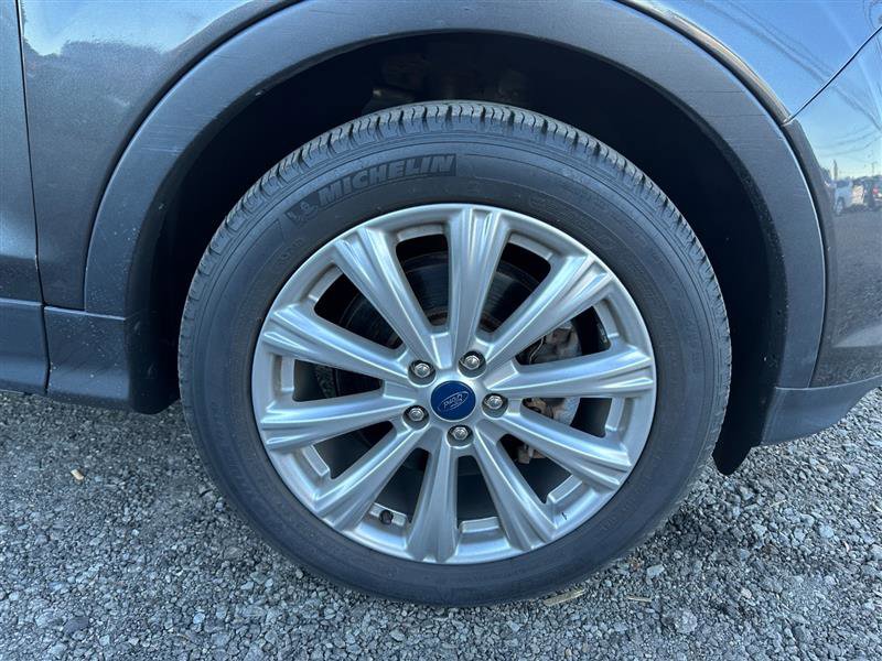 Used 2019 Ford Escape SEL image 14