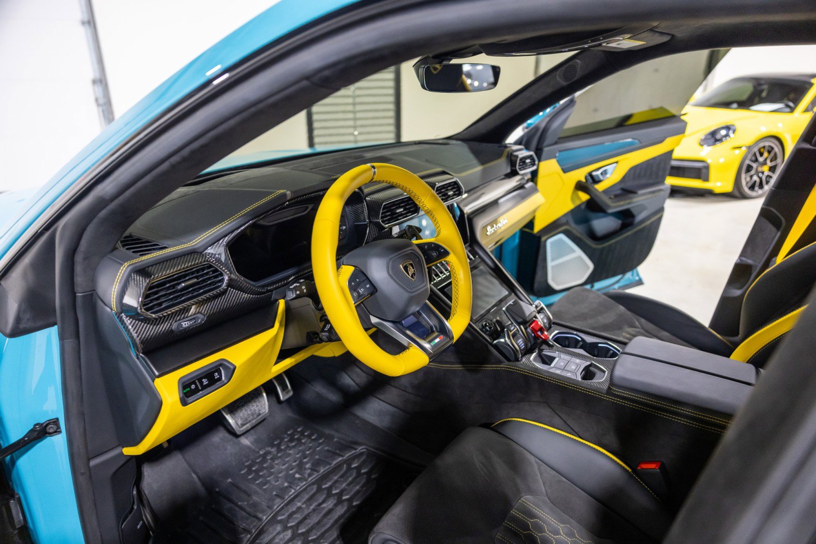 Used 2024 Lamborghini Urus S AWD/4WD image 40