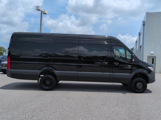 Used 2024 Mercedes-Benz Sprinter 3500 image 3