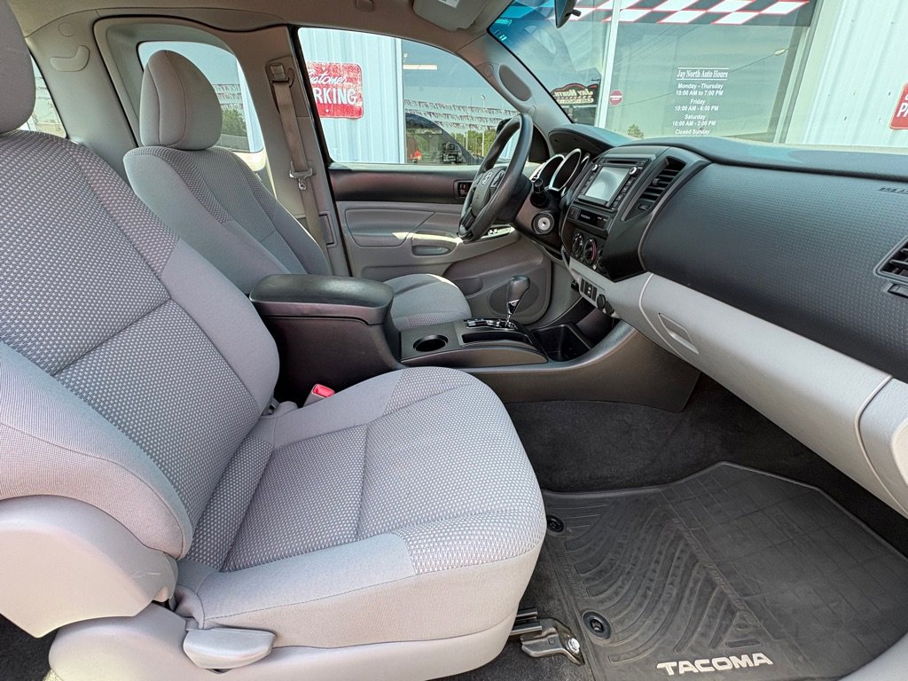 Used 2015 Toyota Tacoma 2WD Access Cab image 16