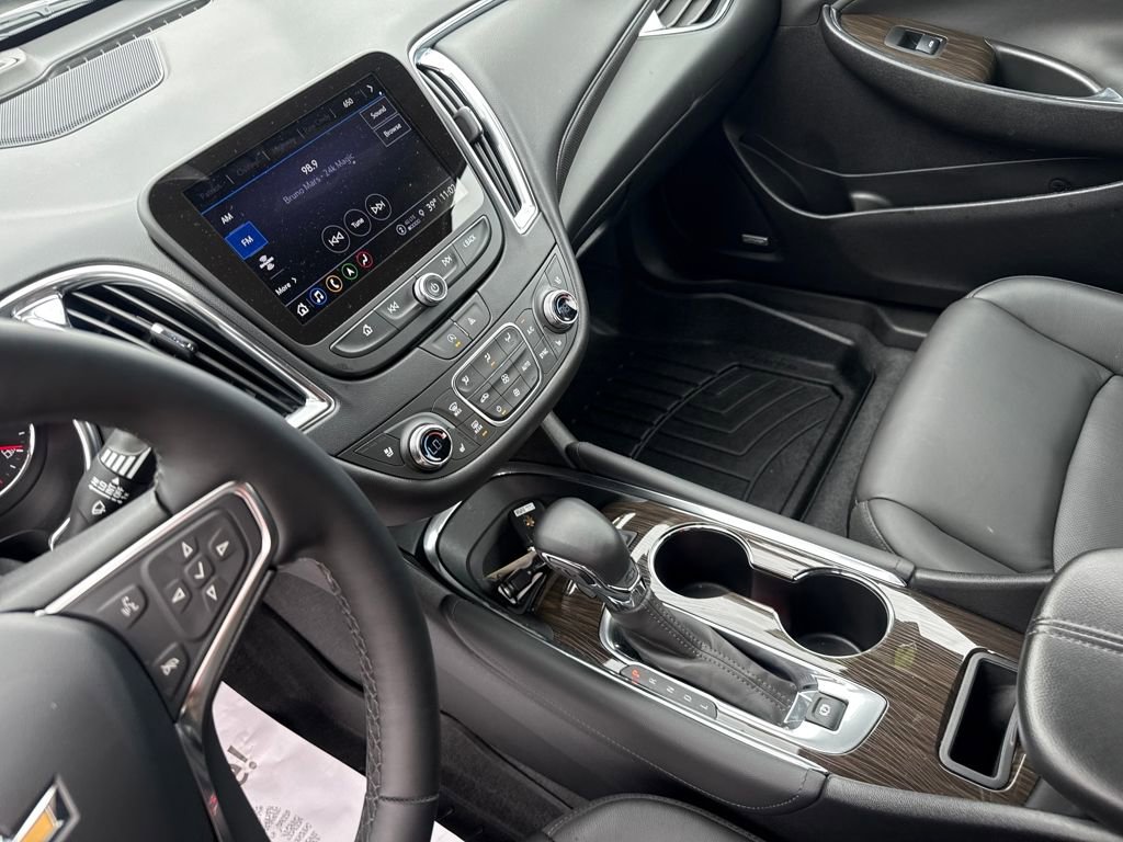 Used 2024 Chevrolet Malibu LT FWD image 14