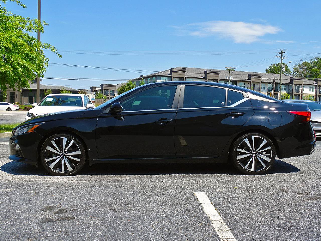 Used 2020 Nissan Altima 2.5 SR w/ Premium Package FWD image 6