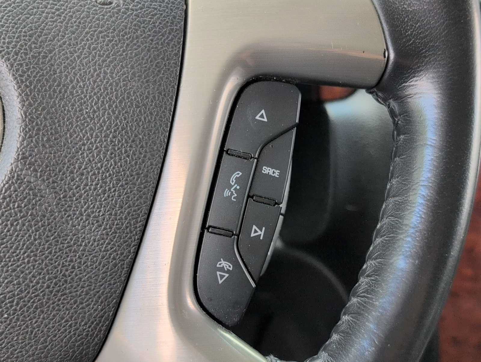 Used 2011 Chevrolet Suburban LTZ AWD/4WD image 23