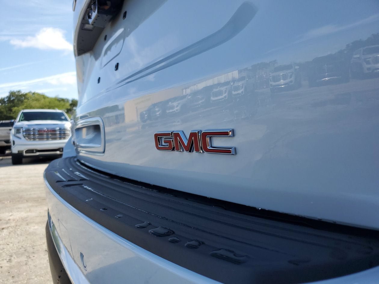 New 2026 GMC Yukon XL Denali w/ Denali Reserve Package AWD/4WD image 7