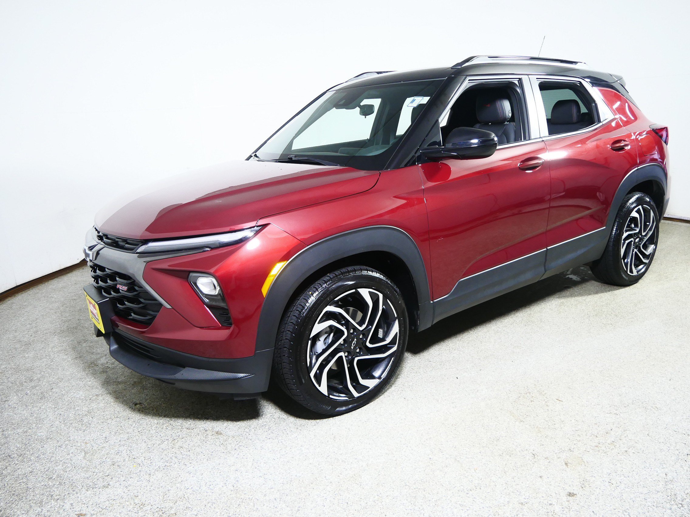 Used 2024 Chevrolet TrailBlazer RS w/ Driver Confidence Package FWD image 3