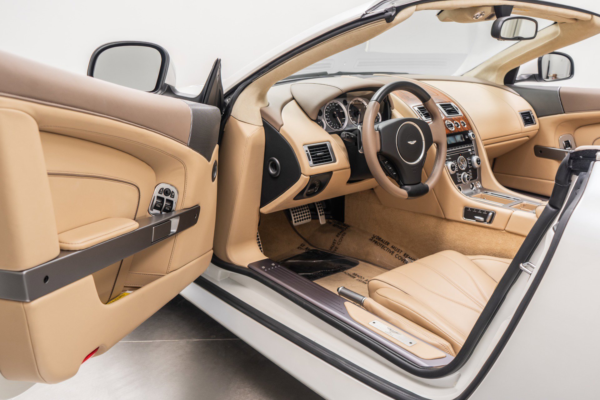 Used 2014 Aston Martin DB9 Volante -Very Low Miles, Pearl image 23