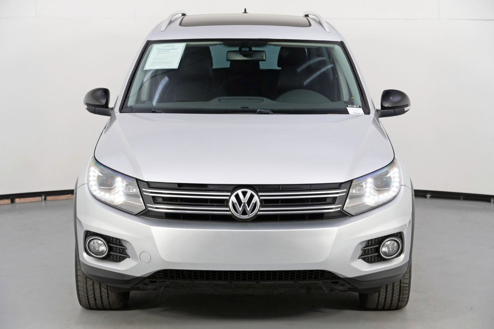 Used 2017 Volkswagen Tiguan Sport image 43