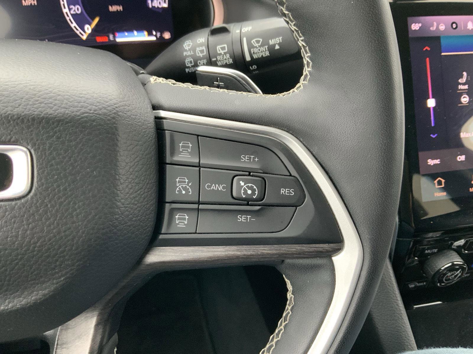 Used 2023 Jeep Grand Cherokee L Limited image 33