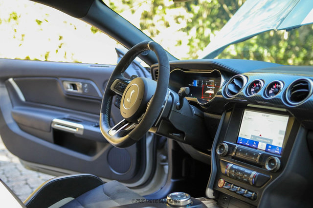 Used 2020 Ford Mustang Shelby GT500 w/ Technology Package image 47