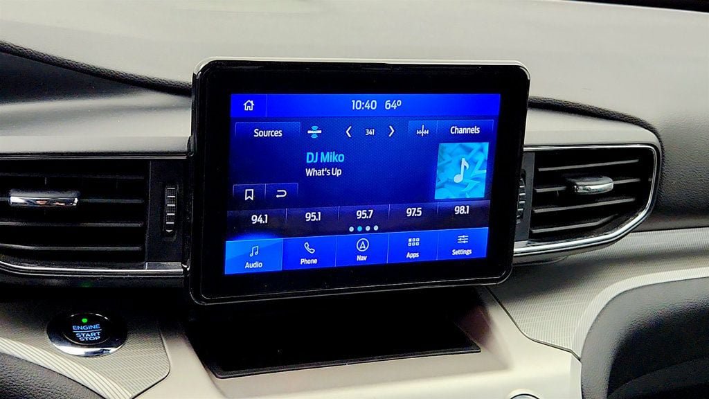 Used 2021 Ford Explorer XLT w/ Equipment Group 202A AWD/4WD image 19