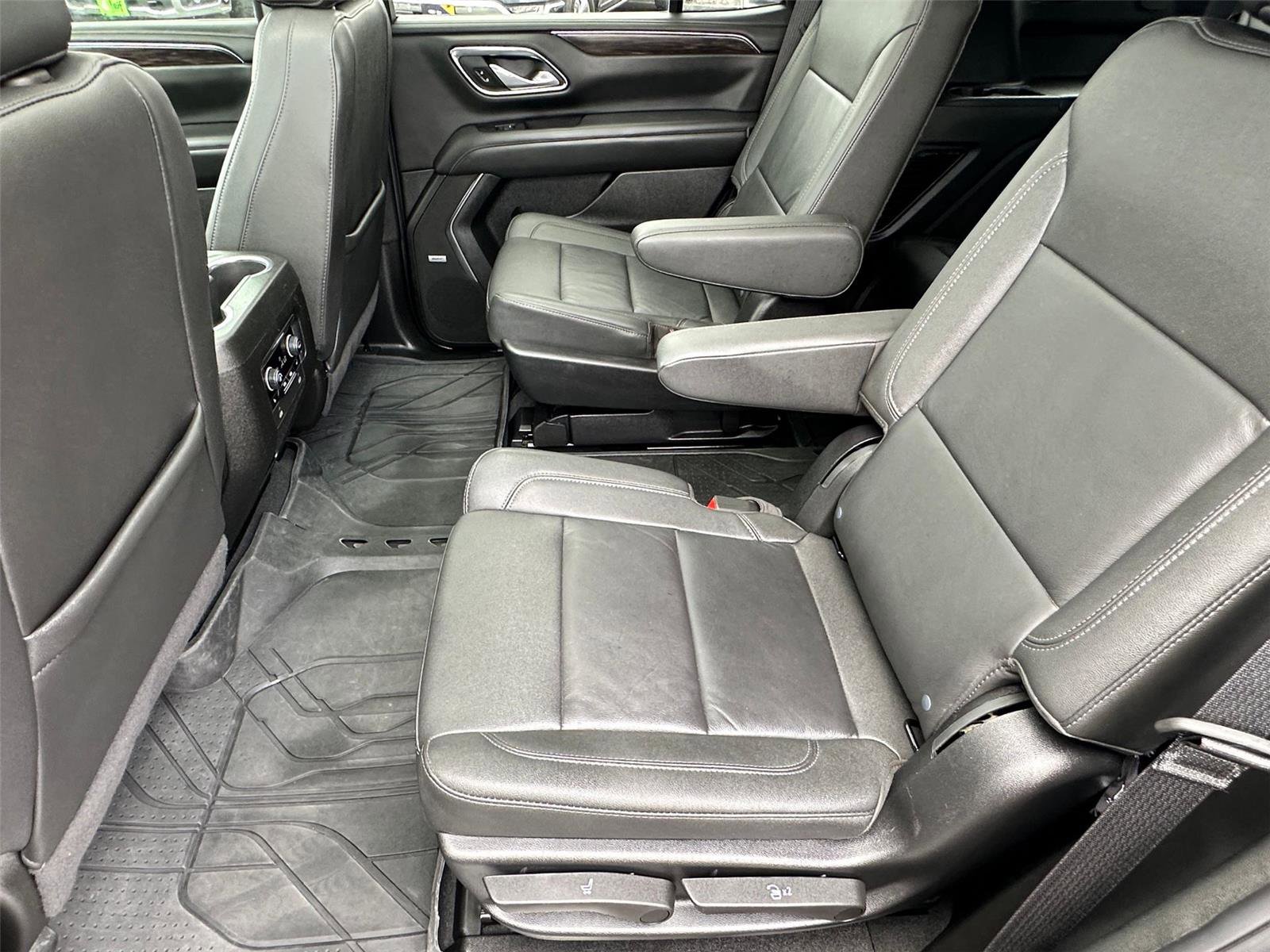 Used 2024 Chevrolet Tahoe Z71 w/ Luxury Package image 30