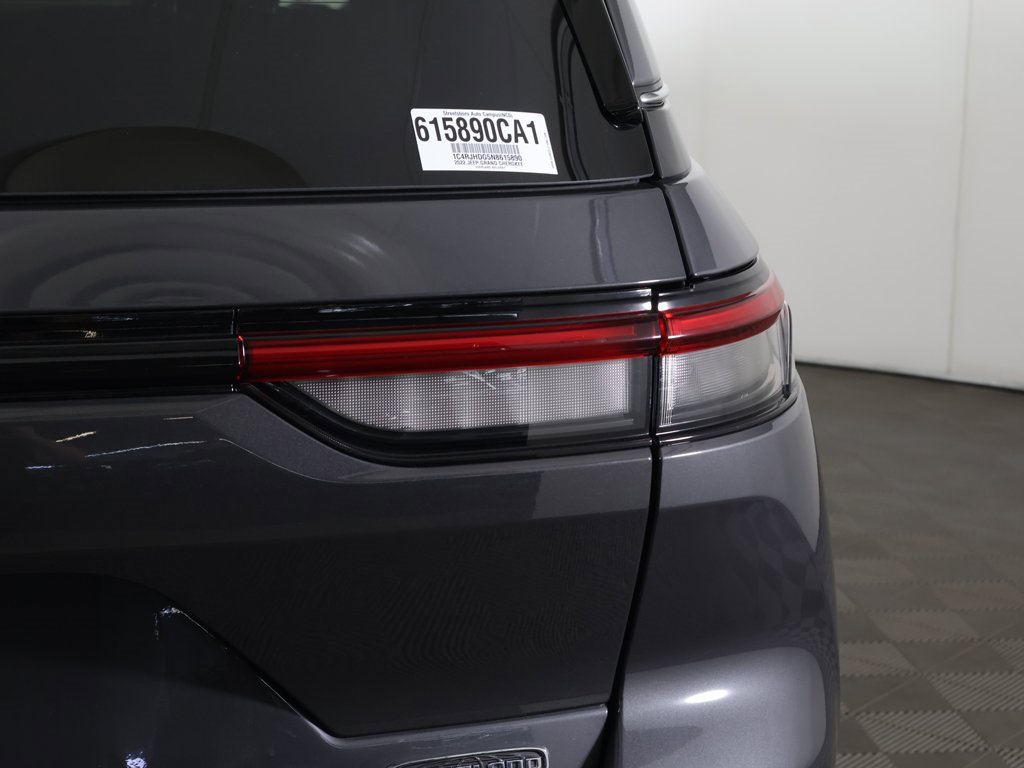 Used 2022 Jeep Grand Cherokee Overland w/ Luxury Tech Group IV image 21