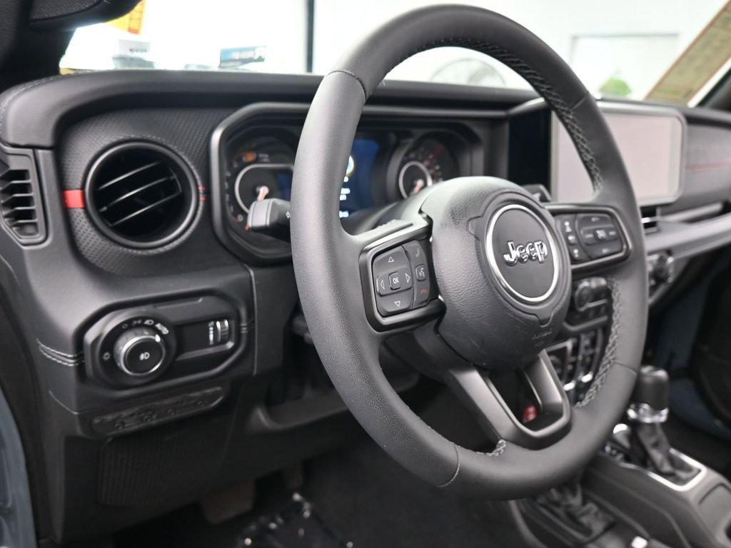 Used 2026 Jeep Wrangler Unlimited Rubicon w/ Xtreme 35 Tire Package image 15