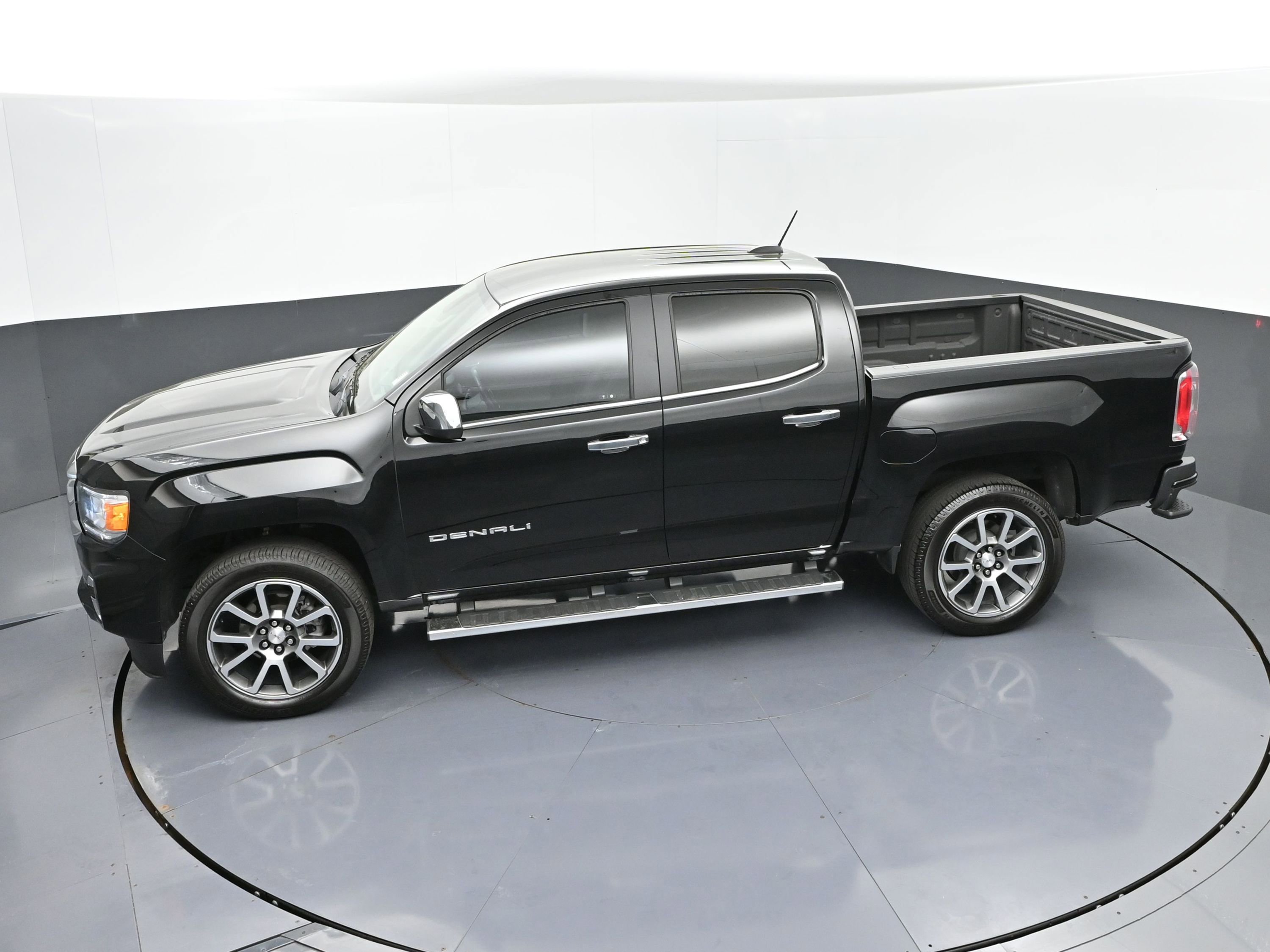 Used 2022 GMC Canyon Denali image 38