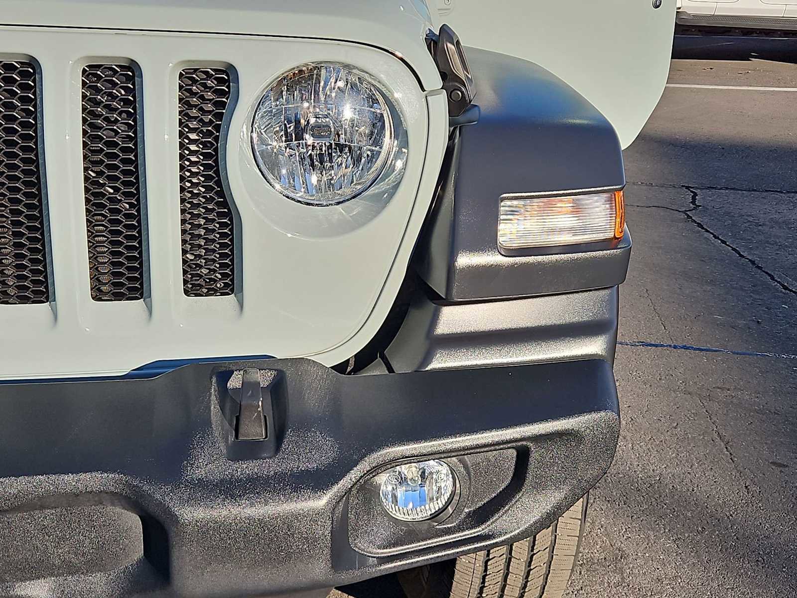 Used 2023 Jeep Wrangler Sport S image 11