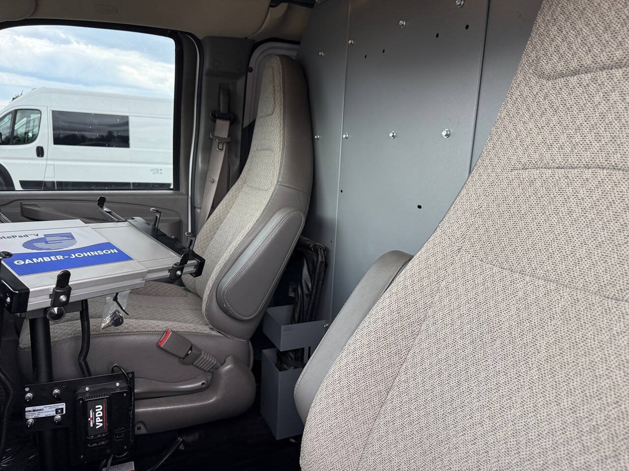 Used 2021 Chevrolet Express 2500 RWD image 15