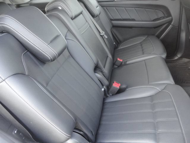 Used 2016 Mercedes-Benz GL 320 BlueTEC 4MATIC image 12