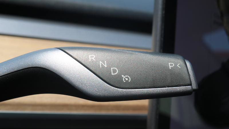 Used 2020 Tesla Model 3 Standard Range RWD image 12