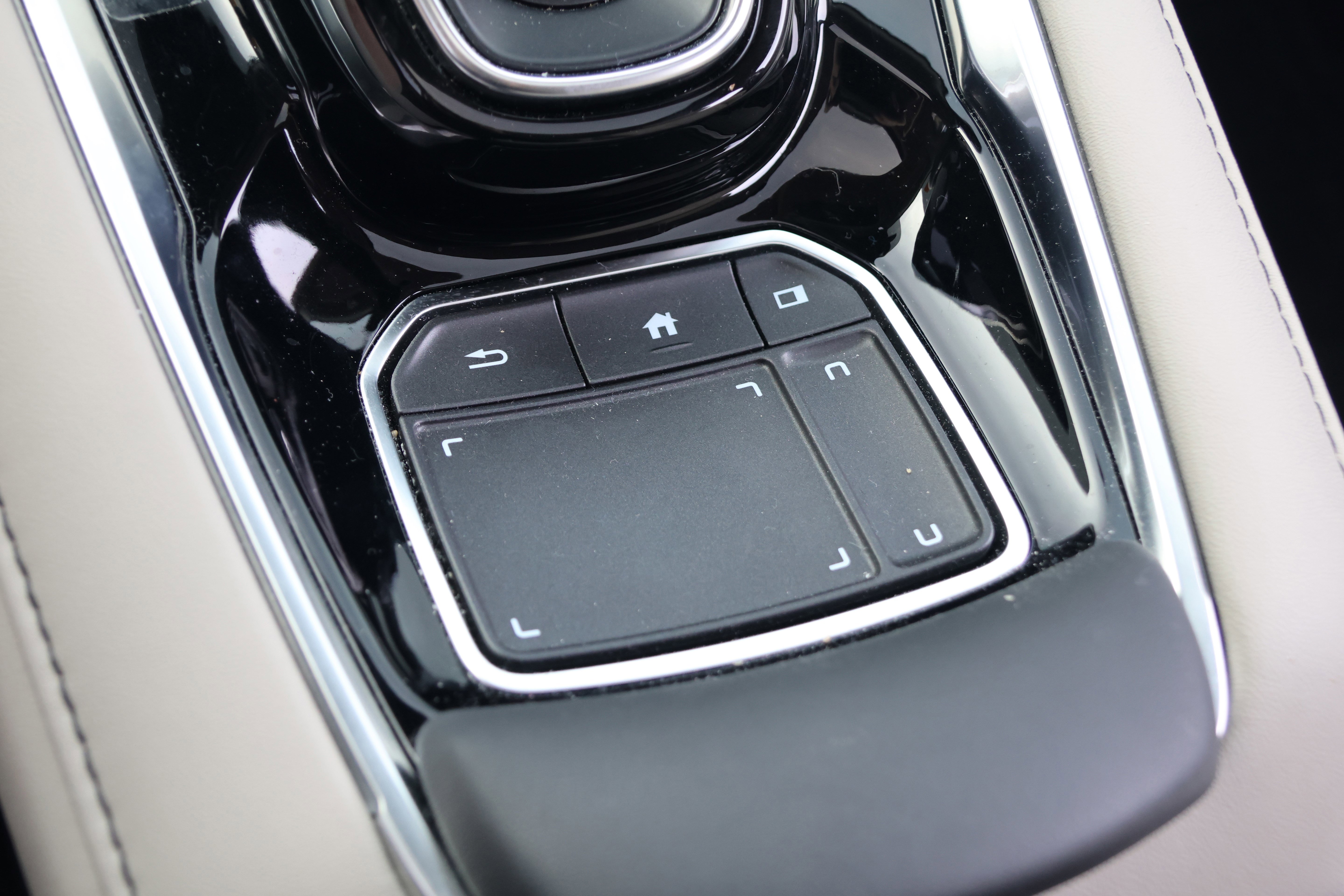 Used 2025 Acura RDX SH-AWD w/ Advance Package image 29