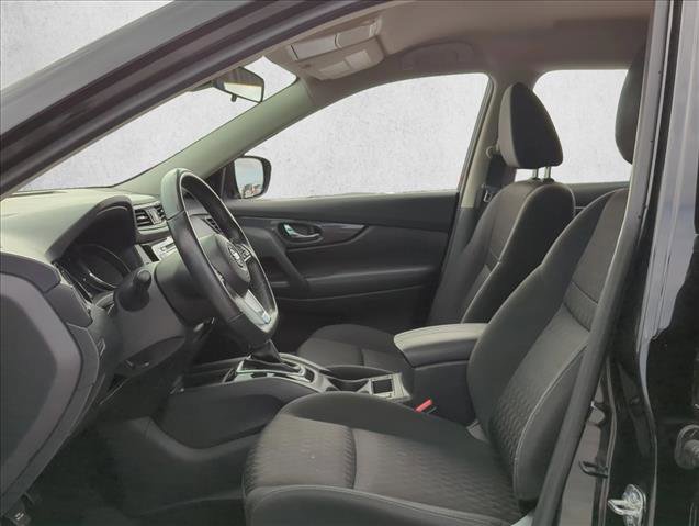 Used 2019 Nissan Rogue SV image 11