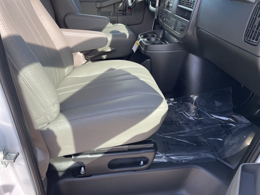 New 2025 Chevrolet Express 2500 Work Van image 21