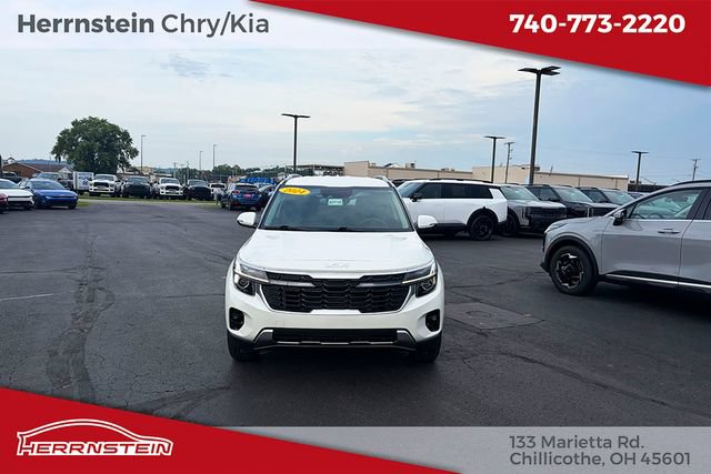 Used 2024 Kia Seltos EX FWD image 2