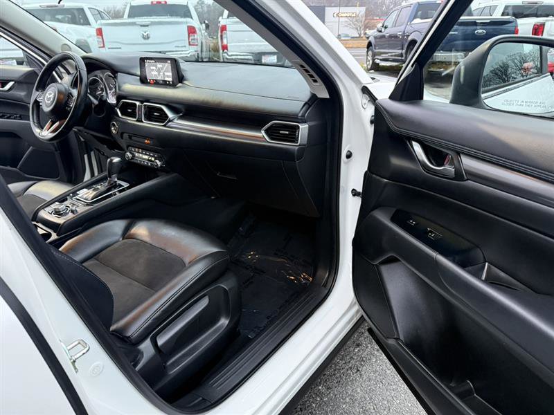 Used 2019 MAZDA CX-5 Touring image 12