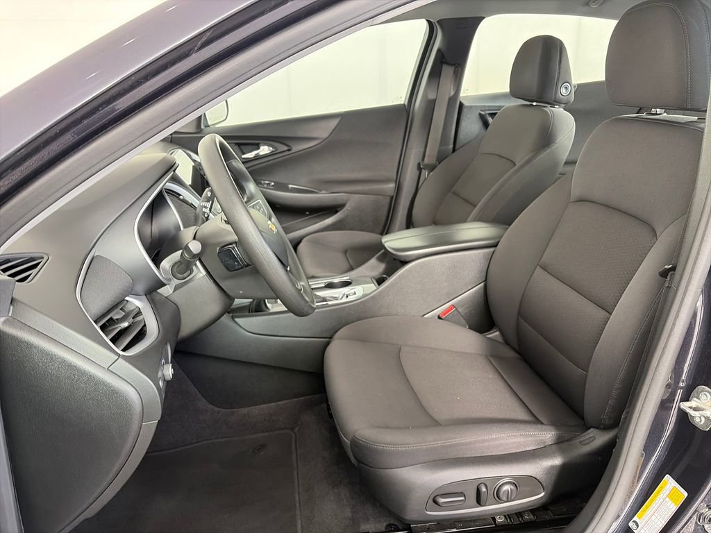 Used 2023 Chevrolet Malibu LT FWD image 11