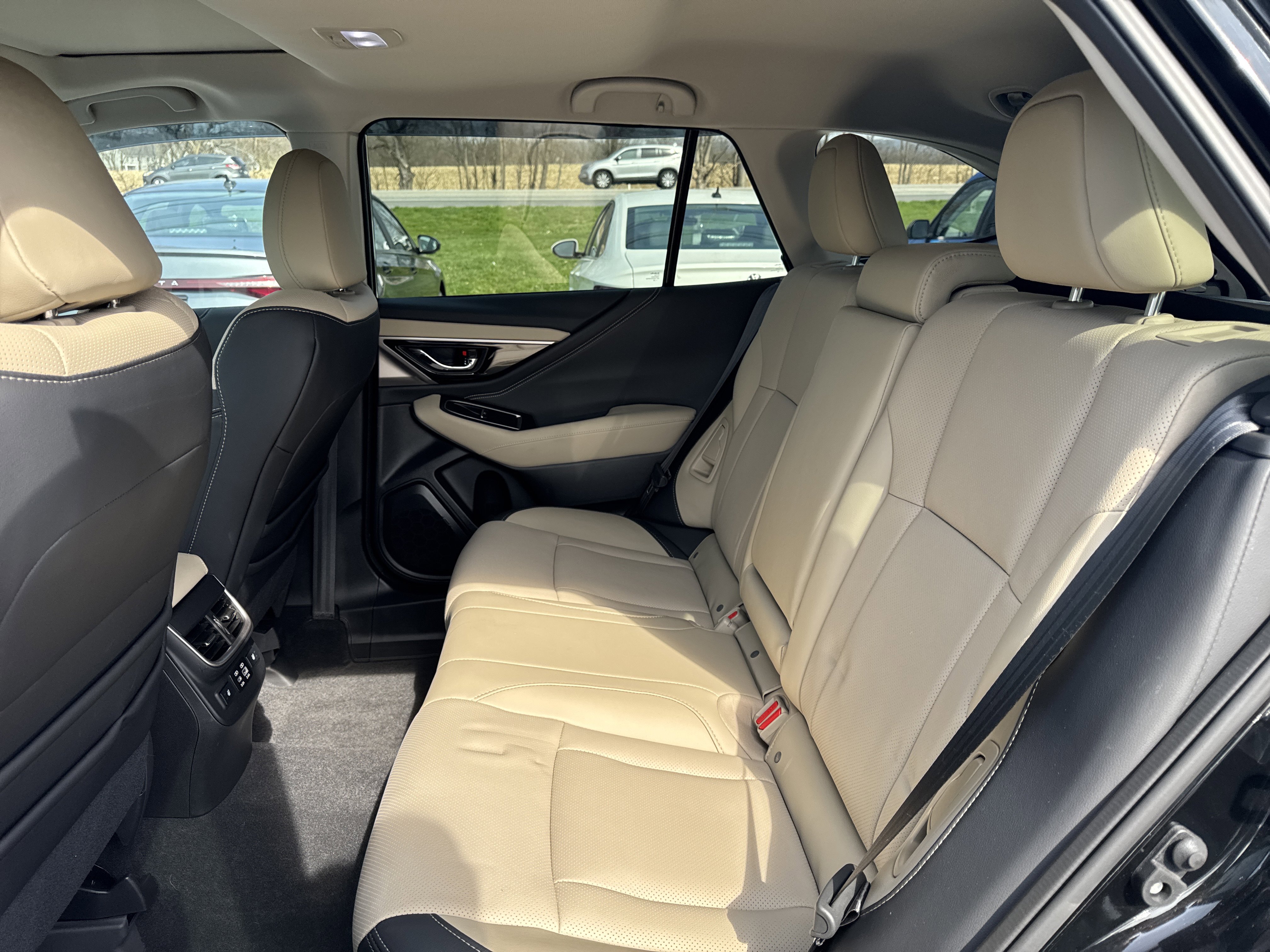 Used 2025 Subaru Outback Limited image 15