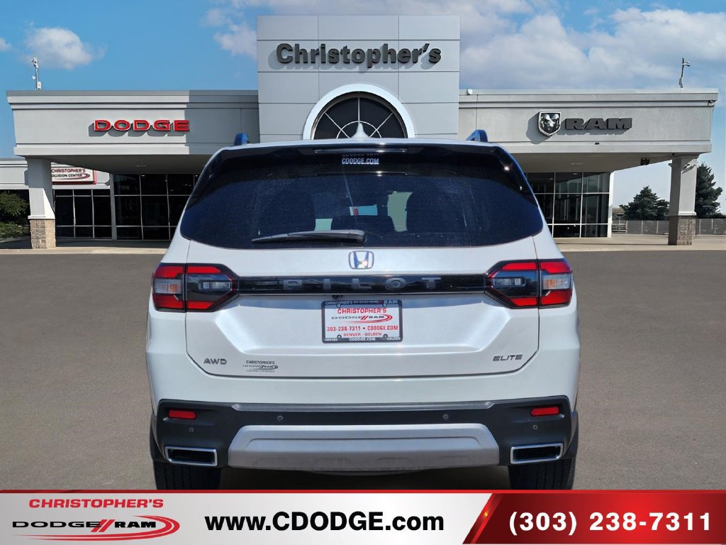 Used 2023 Honda Pilot Elite image 4