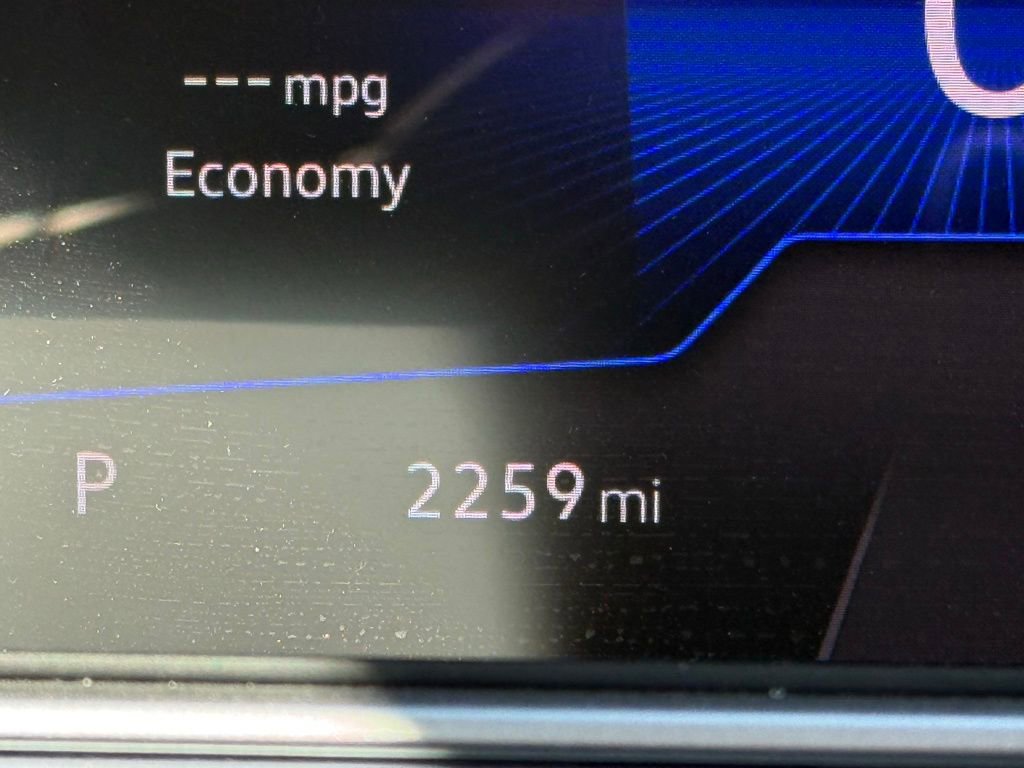 Certified 2025 Volkswagen Taos SE image 13