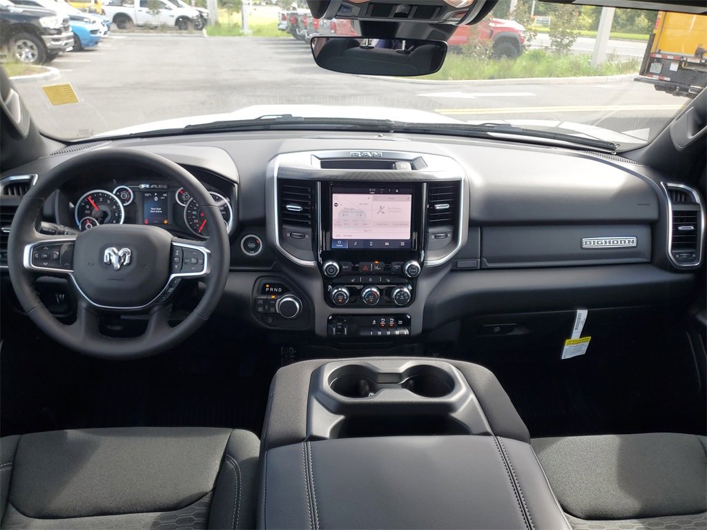 New 2025 RAM 1500 4x4 Crew Cab image 21