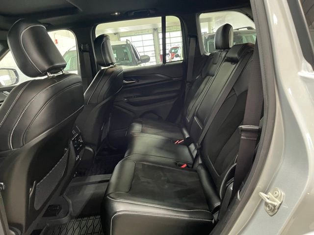 Used 2023 Jeep Grand Cherokee Altitude image 30