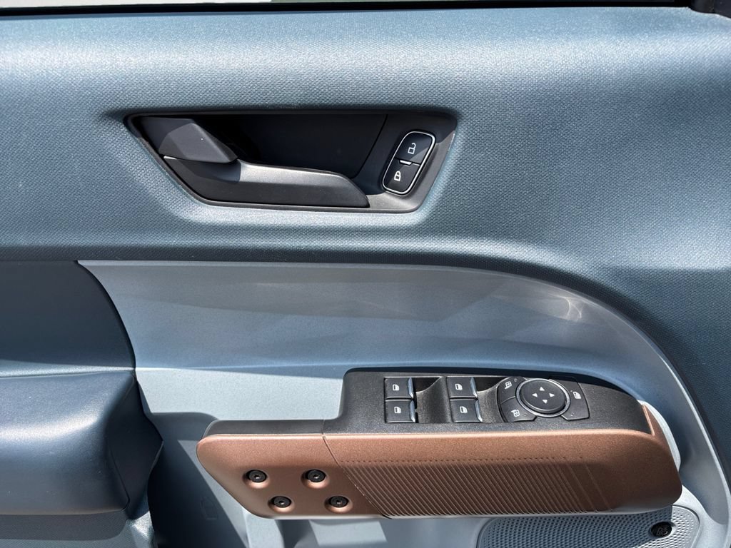 Used 2023 Ford Maverick Lariat w/ Lariat Luxury Package FWD image 23