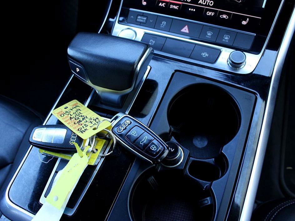 Used 2019 Audi Q8 Premium w/ Convenience Package image 24