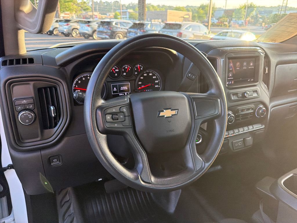 Used 2022 Chevrolet Silverado 1500 W/T RWD image 2