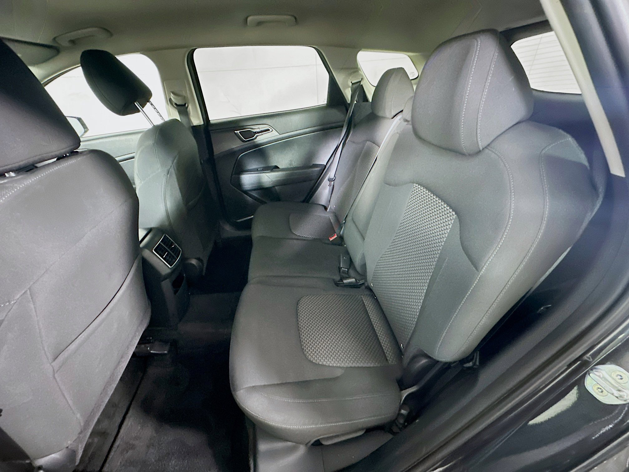 Used 2023 Kia Sportage LX image 26