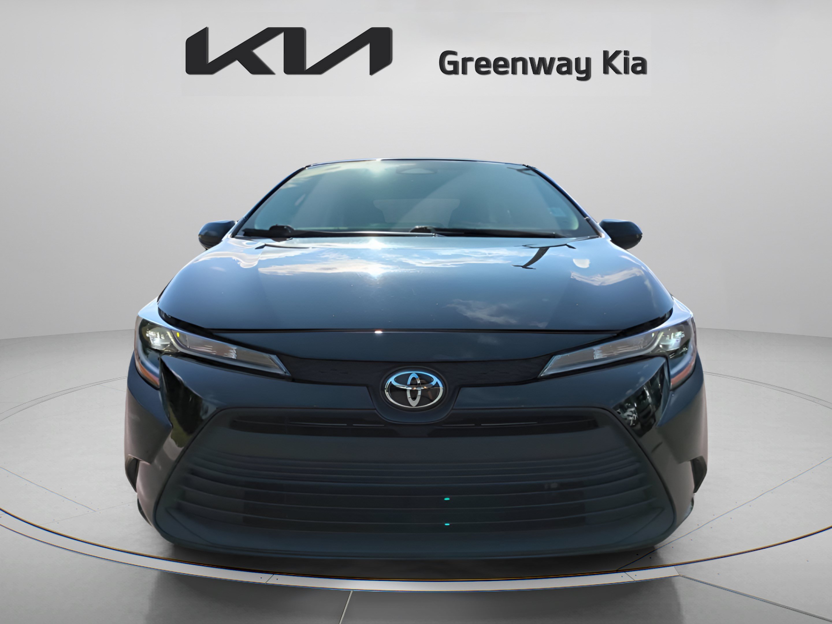 Used 2024 Toyota Corolla LE FWD image 4