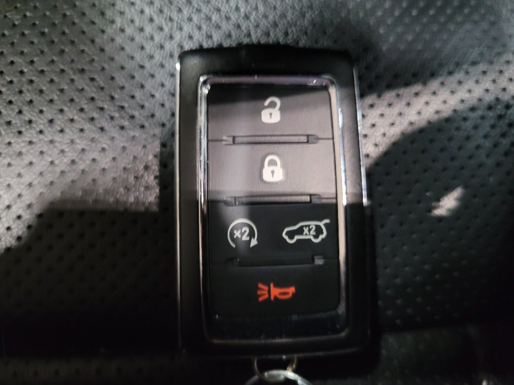 Used 2023 Jeep Grand Cherokee Limited w/ Luxury Tech Group II AWD/4WD image 32
