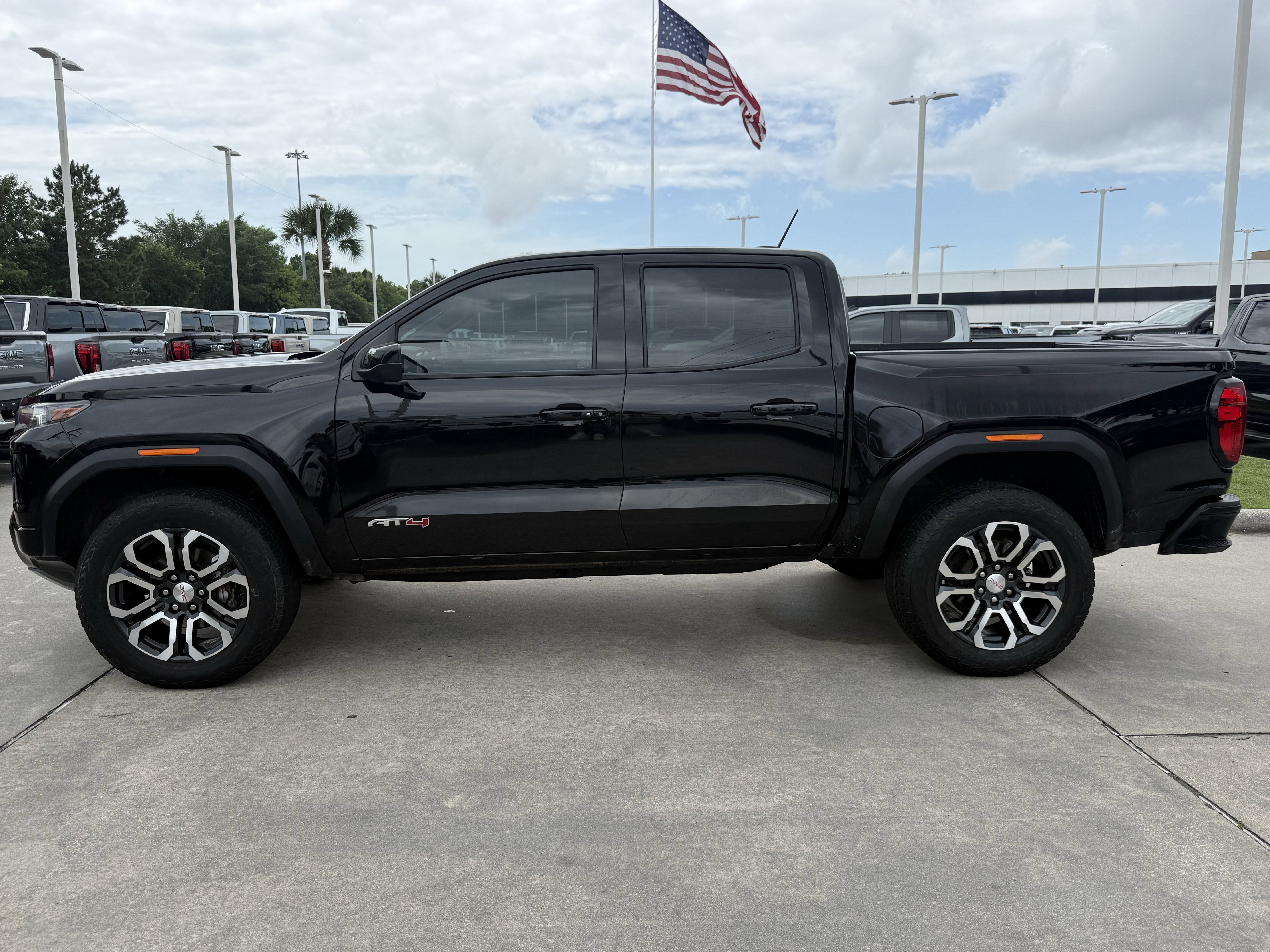 Used 2023 GMC Canyon AT4 AWD/4WD image 7