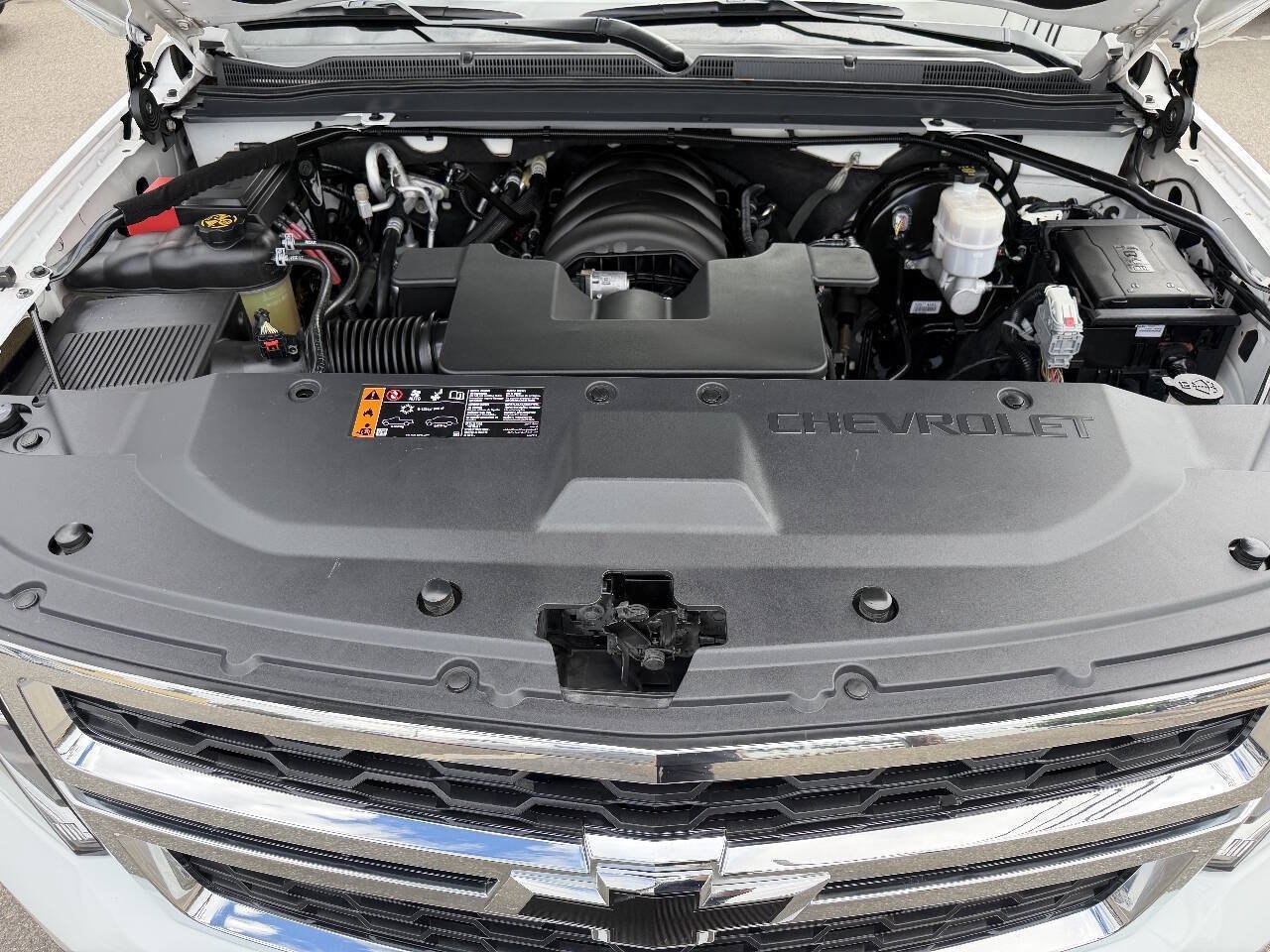 Used 2018 Chevrolet Tahoe LT w/ Luxury Package AWD/4WD image 18