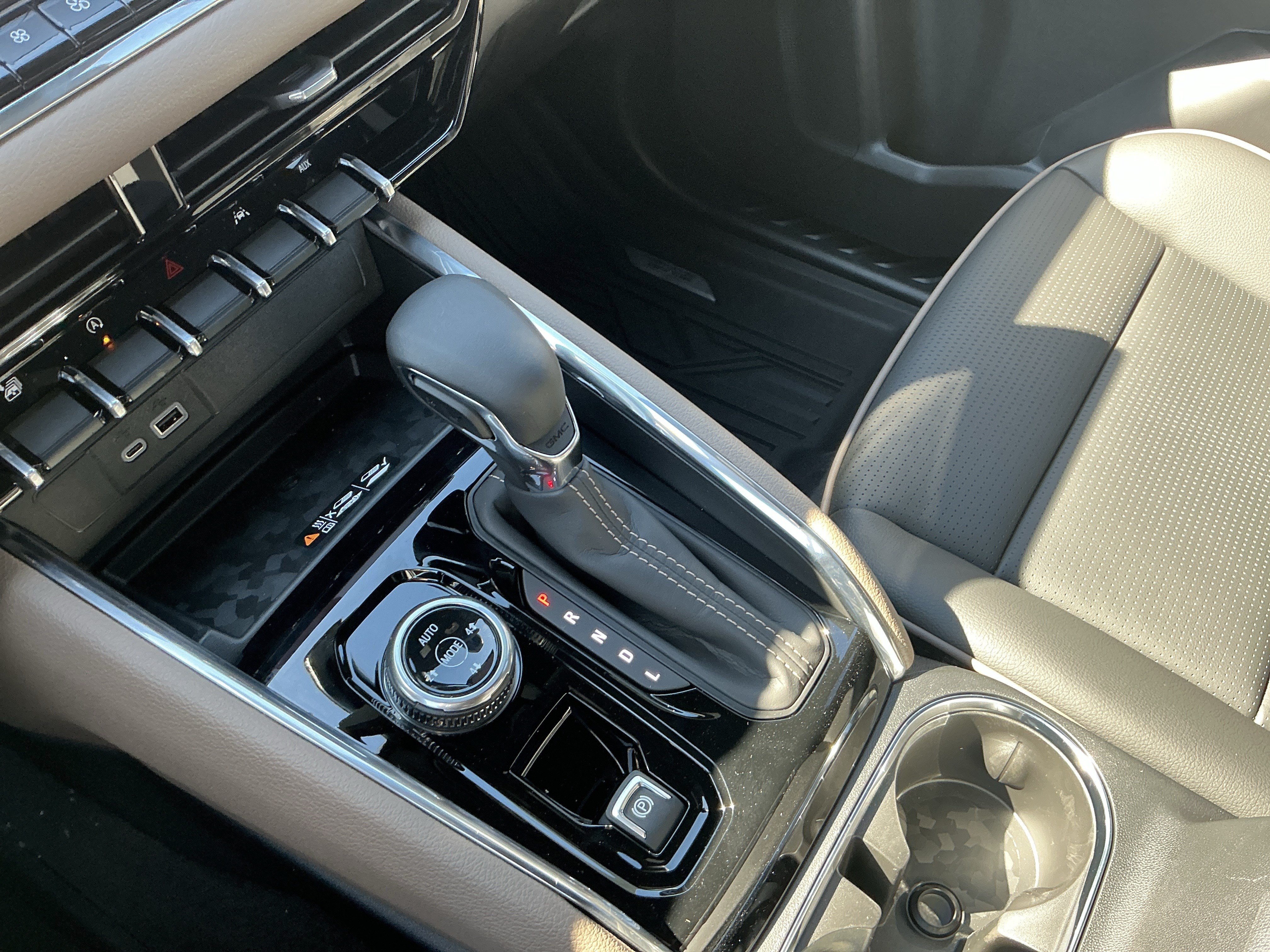 New 2026 GMC Canyon Denali AWD/4WD image 25