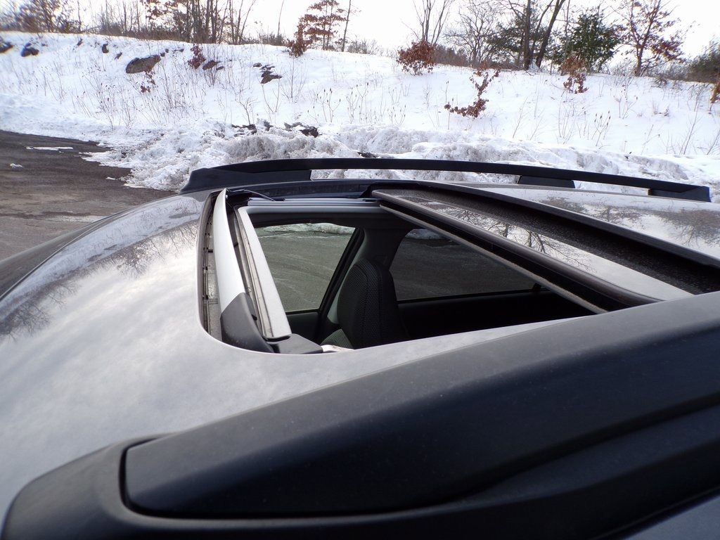 Used 2024 Subaru Crosstrek 2.0i Premium image 4