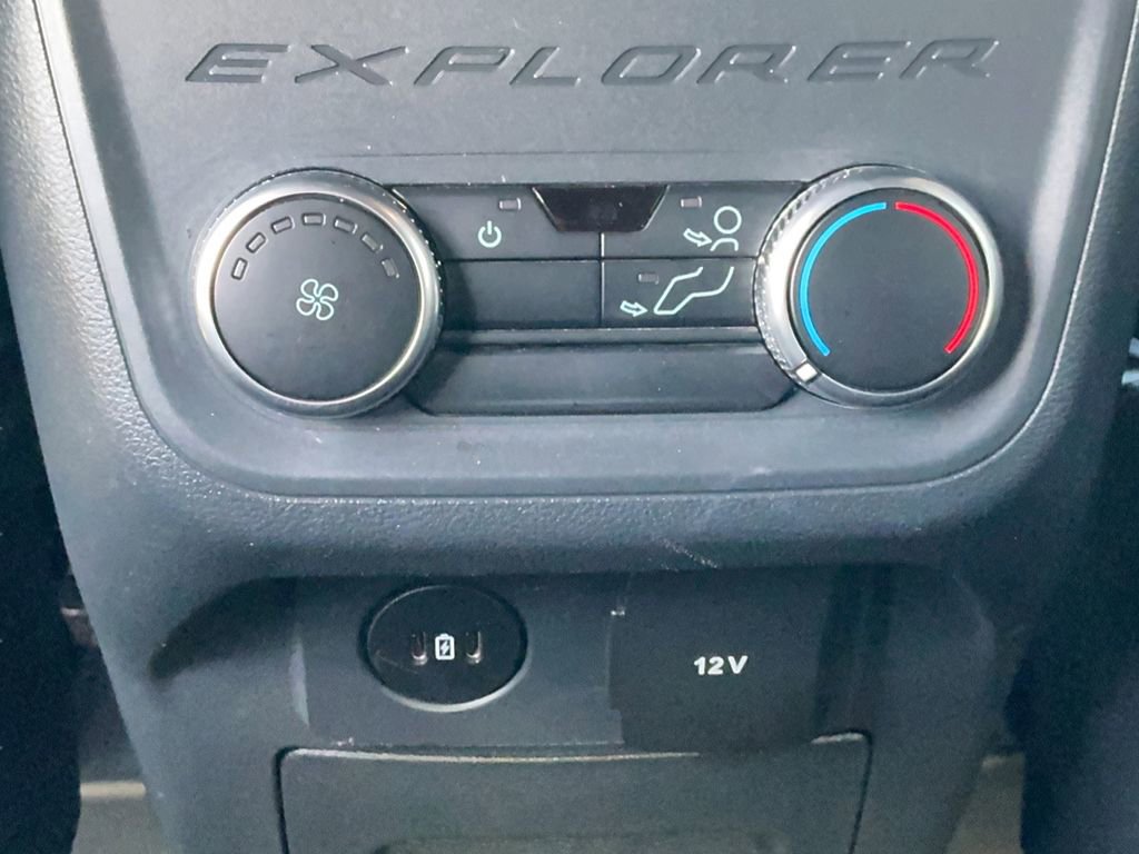 Used 2025 Ford Explorer ST-Line image 17