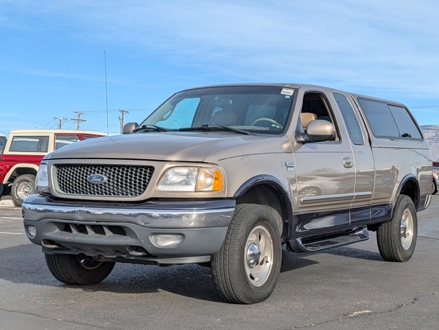 Used 2001 Ford F150 Lariat image 1