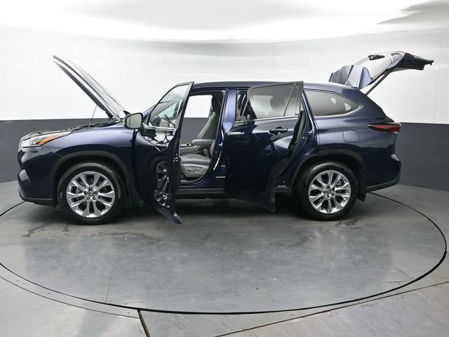 Certified 2024 Toyota Highlander Limited AWD/4WD image 47