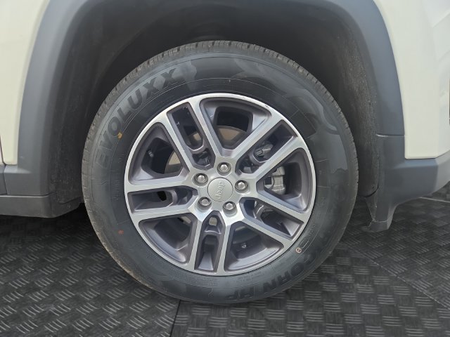 Used 2018 Jeep Compass Latitude w/ Popular Equipment Group FWD image 37