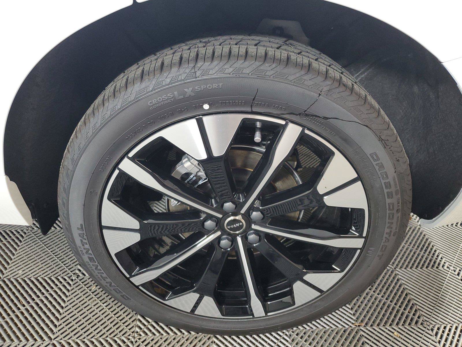 New 2027 Volvo XC60 B5 Plus AWD/4WD image 11