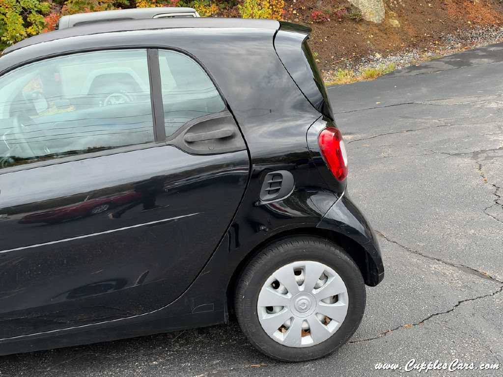Used 2016 smart fortwo Coupe RWD image 19
